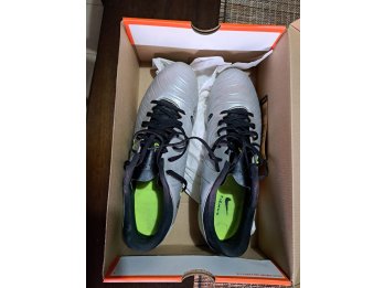 Botines Nike Tiempo Legend Academy