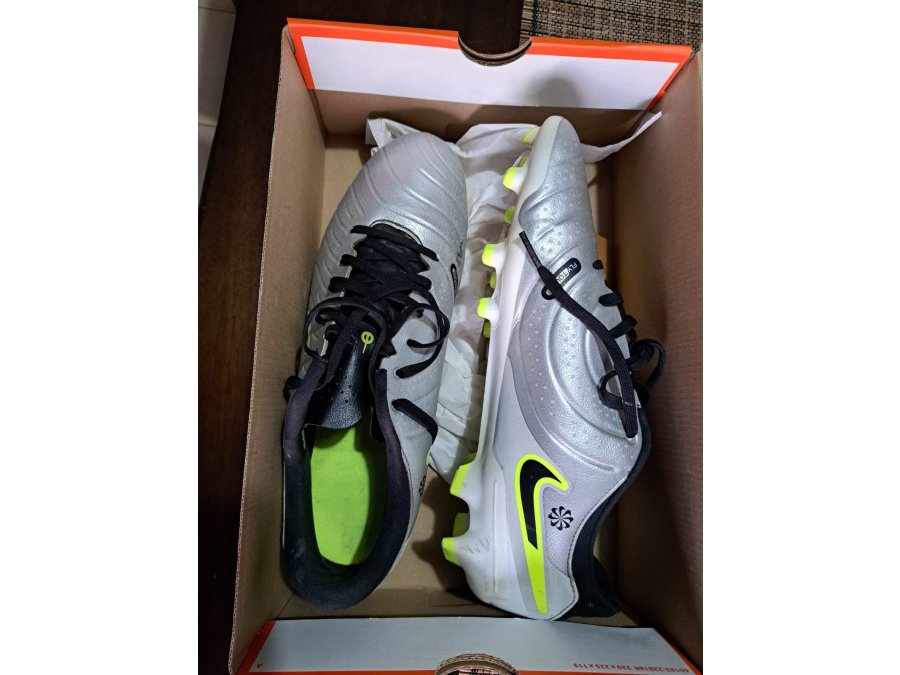 Botines Nike Tiempo Legend Academy