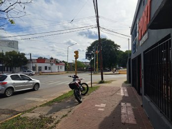 Local comercial en esquina Av. Ejercito y Gral. Galán
