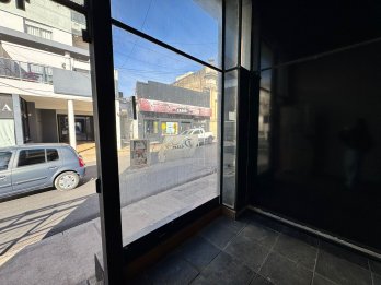 SE ALQUILA LOCAL COMERCIAL CORRIENTES 161