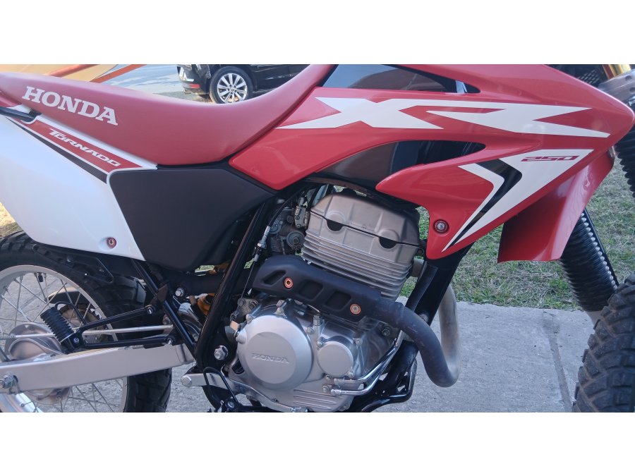Tornado 250 rojo 4.000km!!! 2023