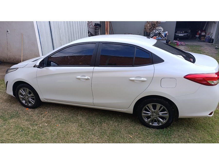 YARIS UNICA DUEÑA VENDO PERMUTO