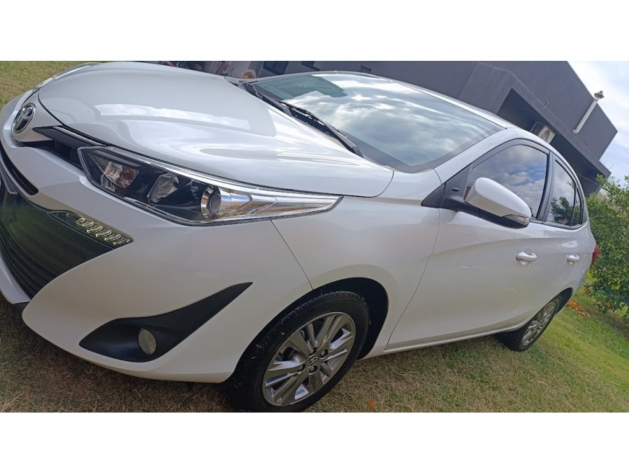 YARIS UNICA DUEÑA VENDO PERMUTO