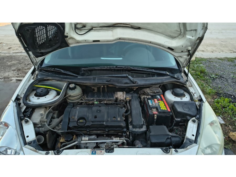 VENDO PEUGEOT 207 1.6 XT 2011 CON 115.000 KM