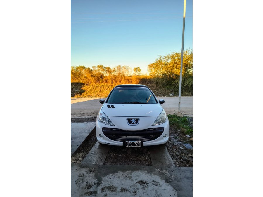 VENDO PEUGEOT 207 1.6 XT 2011 CON 115.000 KM