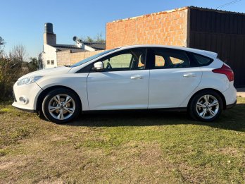 VENDO FORD FOCUS 2015