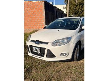 VENDO FORD FOCUS 2015
