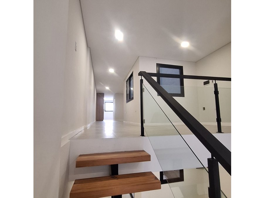 Local Comercial a Estrenar en Alquiler