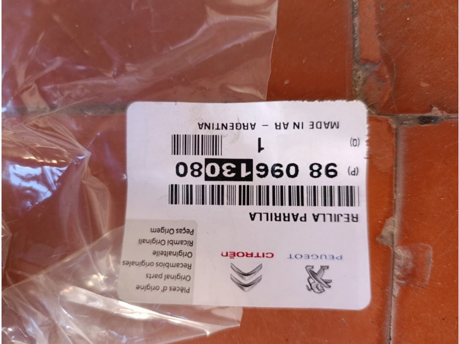 Repuestos Peugeot 308 Óptica y Parrilla nuevas y original