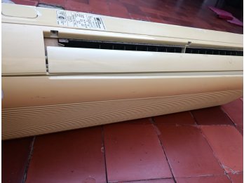 Vendo Aire Split 4500 frigorias White Westinghouse en uso.