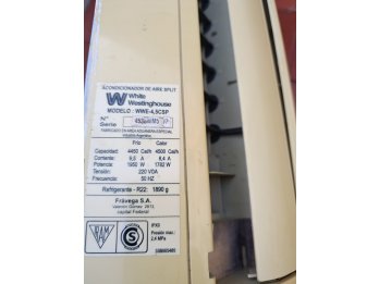 Vendo Aire Split 4500 frigorias White Westinghouse en uso.