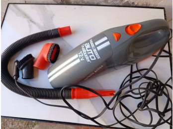 Se vende aspiradora black decker usada portatil para auto