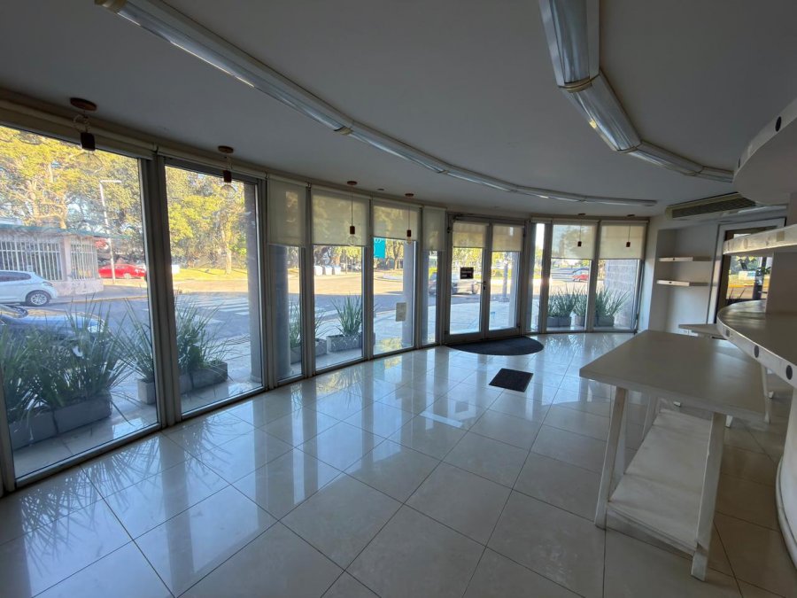 Alquiler Local Comercial en Edificio MARAN SUITE !!!