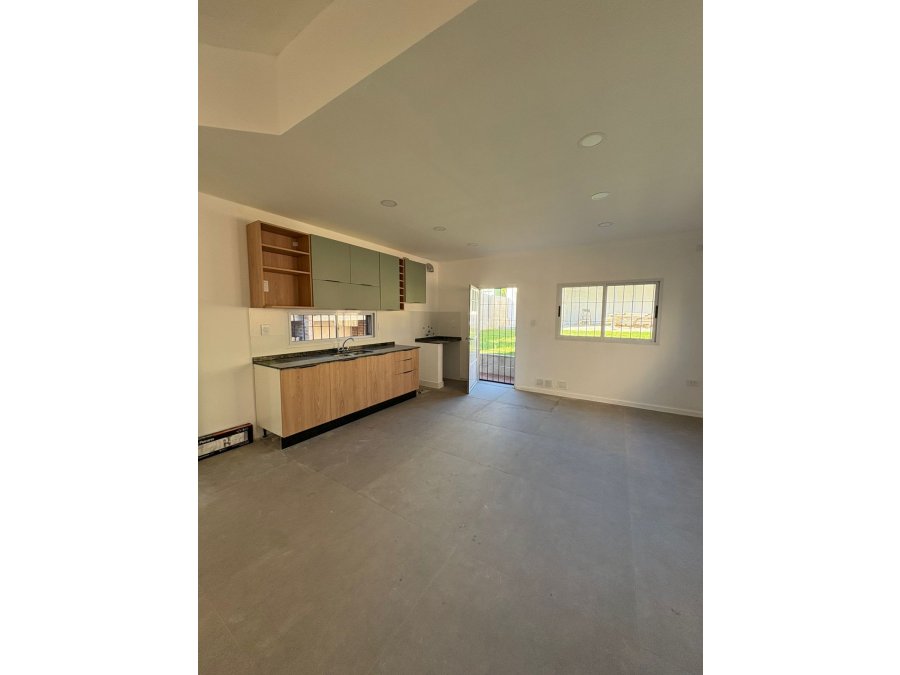 HERMOSA CASA REFACCIONADA A NUEVA - 3 DORM ZONA PARACAO !!!