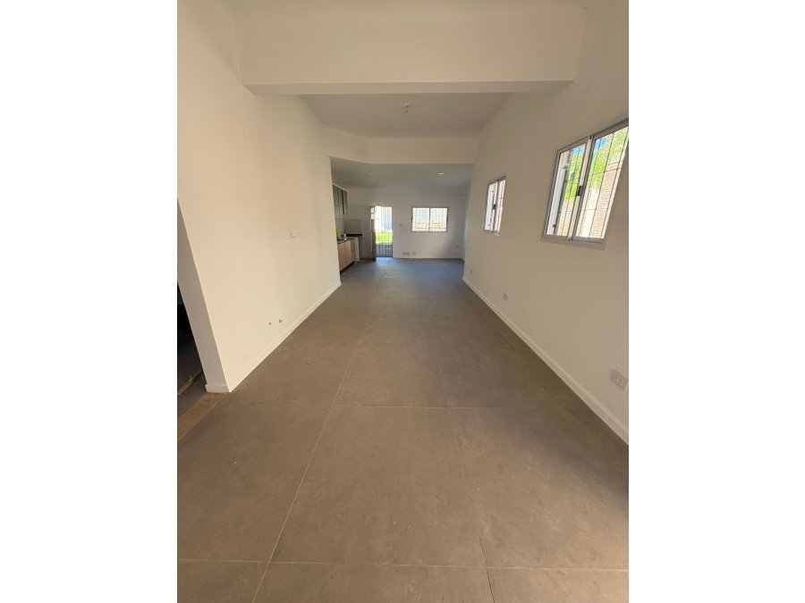 HERMOSA CASA REFACCIONADA A NUEVA - 3 DORM ZONA PARACAO !!!