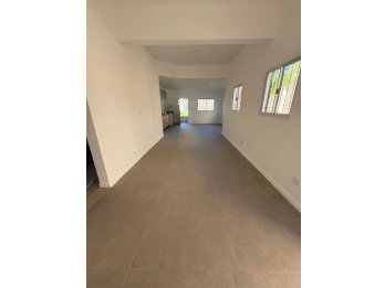 HERMOSA CASA REFACCIONADA A NUEVA - 3 DORM ZONA PARACAO !!!