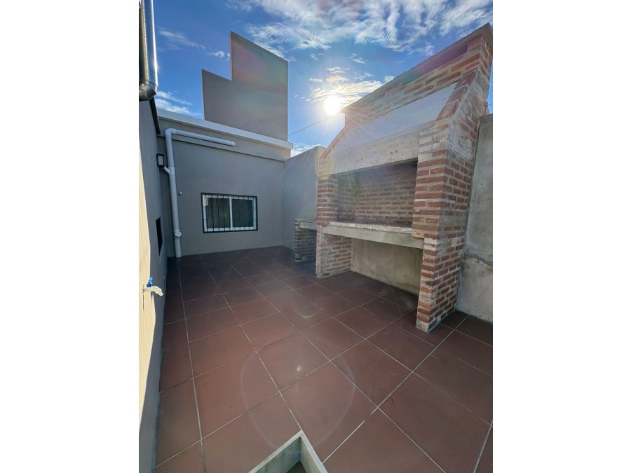 HERMOSA CASA REFACCIONADA A NUEVA - 3 DORM ZONA PARACAO !!!