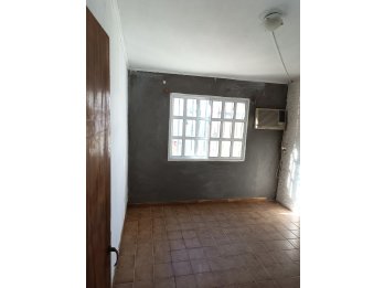 En venta excelente casa tres dormitorios – calle Arroyo Cazu