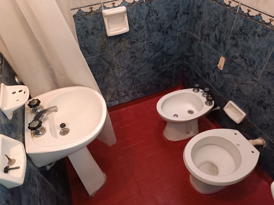 En venta excelente casa tres dormitorios – calle Arroyo Cazu