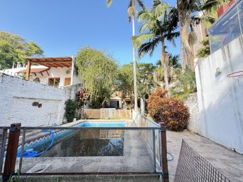 Venta de casa en calle Malvinas.