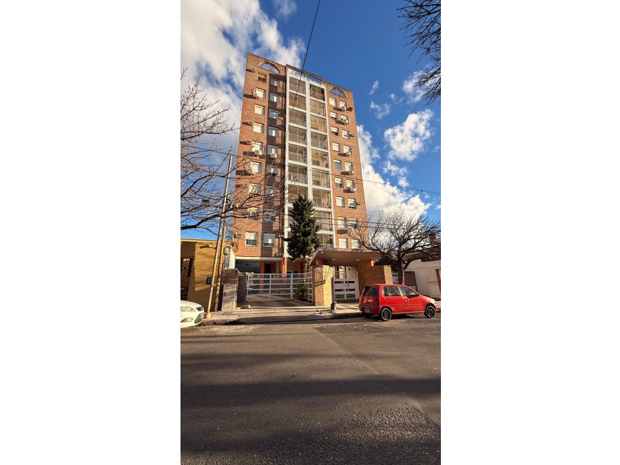 DEPARTAMENTO CON BALCÓN AL FRENTE DOS DORMITORIOS Y COCHERA