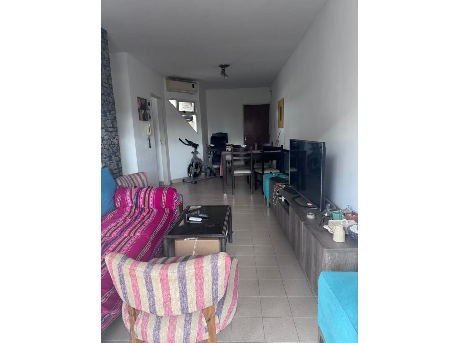 DEPARTAMENTO CON BALCÓN AL FRENTE DOS DORMITORIOS Y COCHERA