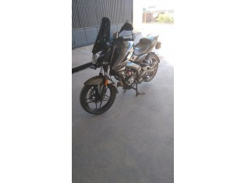 Rouser bajaj ns 200