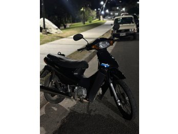 Hermosa scooter automática, una joya