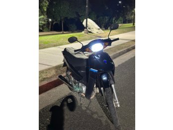 Hermosa scooter automática, una joya