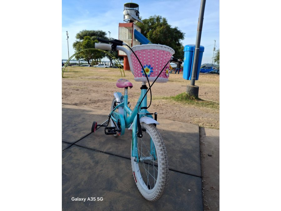 Bici de niña. Rodado16. Muy poco uso