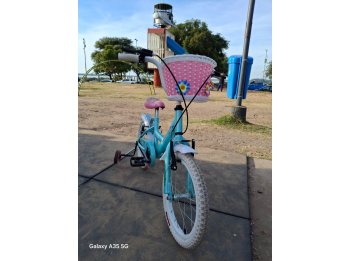 Bici de niña. Rodado16. Muy poco uso