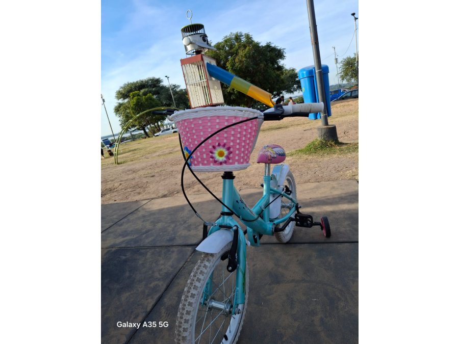 Bici de niña. Rodado16. Muy poco uso