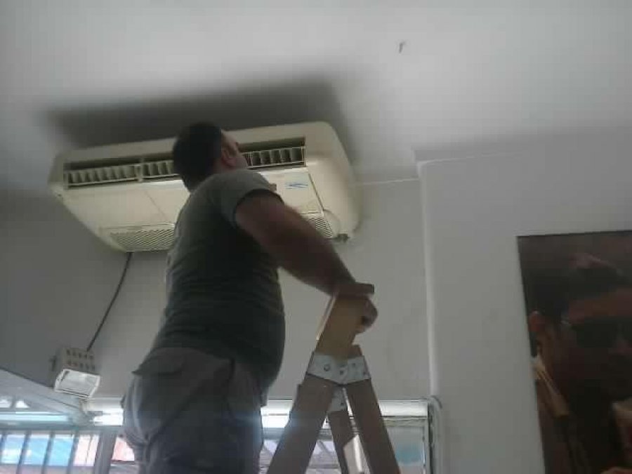 reparación de heladeras Frezzer y aires acondicionados.