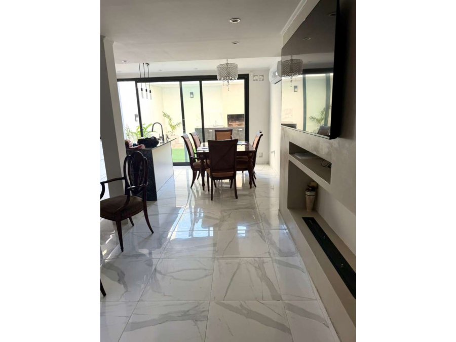 VENDO CASA MODERNA A ESTRENAR, ZONA CLUB ESTUDIANTES