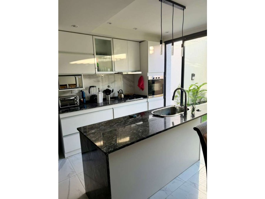 VENDO CASA MODERNA A ESTRENAR, ZONA CLUB ESTUDIANTES
