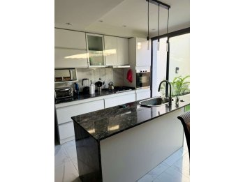 VENDO CASA MODERNA A ESTRENAR, ZONA CLUB ESTUDIANTES