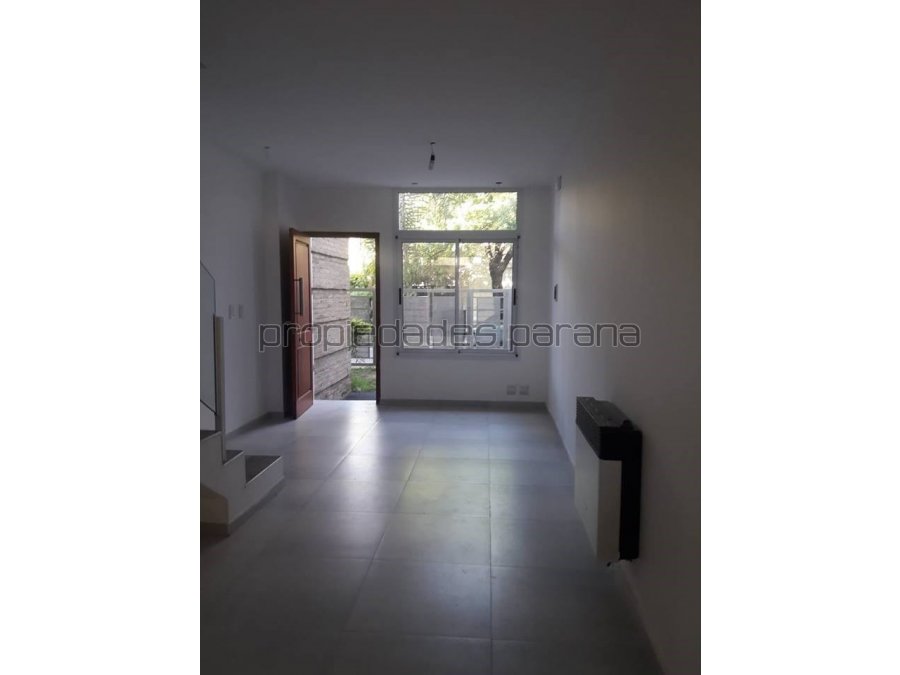 ALQUILO MODERNO Y LUMINOSO DUPLEX, CON COCHERA - zona Centro