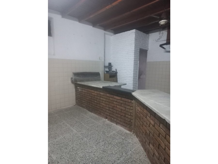 Alquiler de local comercial – Oro Verde (Triangular)