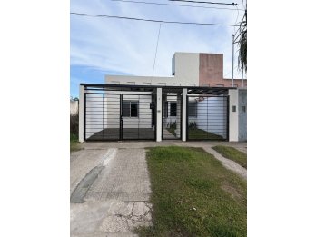 CASA EN VENTA LISTA PARA INGRESAR- GDOR PARERA 2336