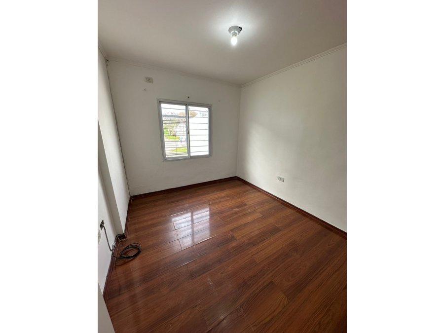 CASA EN VENTA LISTA PARA INGRESAR- GDOR PARERA 2336