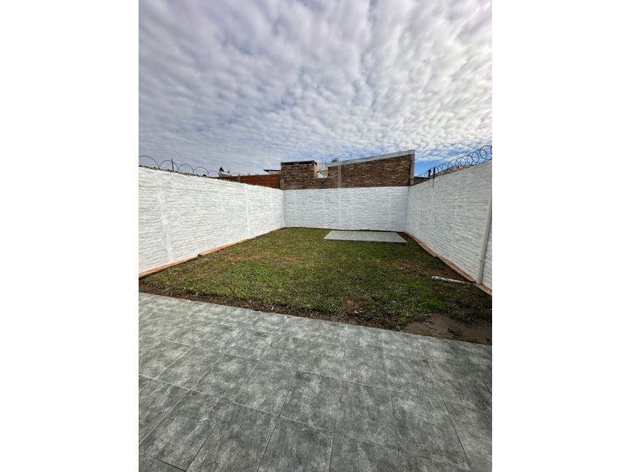 CASA EN VENTA LISTA PARA INGRESAR- GDOR PARERA 2336