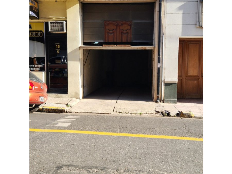 EN VENTA - COCHERA TECHADA EN MICROCENTRO