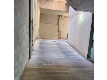 EN VENTA - COCHERA TECHADA EN MICROCENTRO