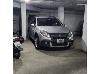 EN VENTA - COCHERA TECHADA EN MICROCENTRO