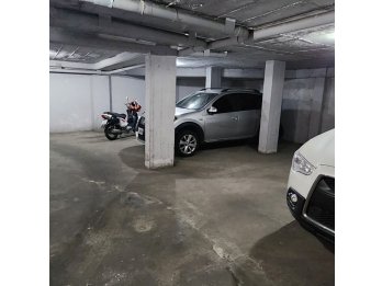 EN VENTA - COCHERA TECHADA EN MICROCENTRO