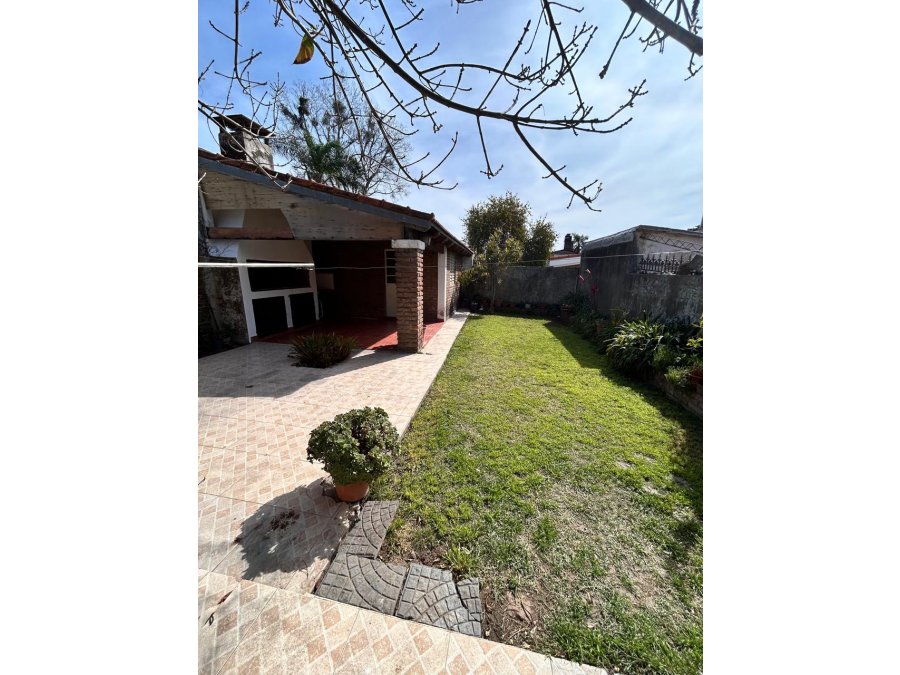 CASA APTA CREDITO ZONA EJERCITO, 3 DORM, PATIO Y COCHERA
