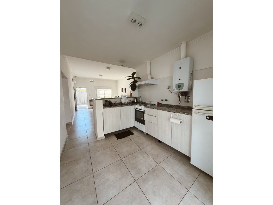 VENTA - LOS ROBLES ZONA LA TOMA