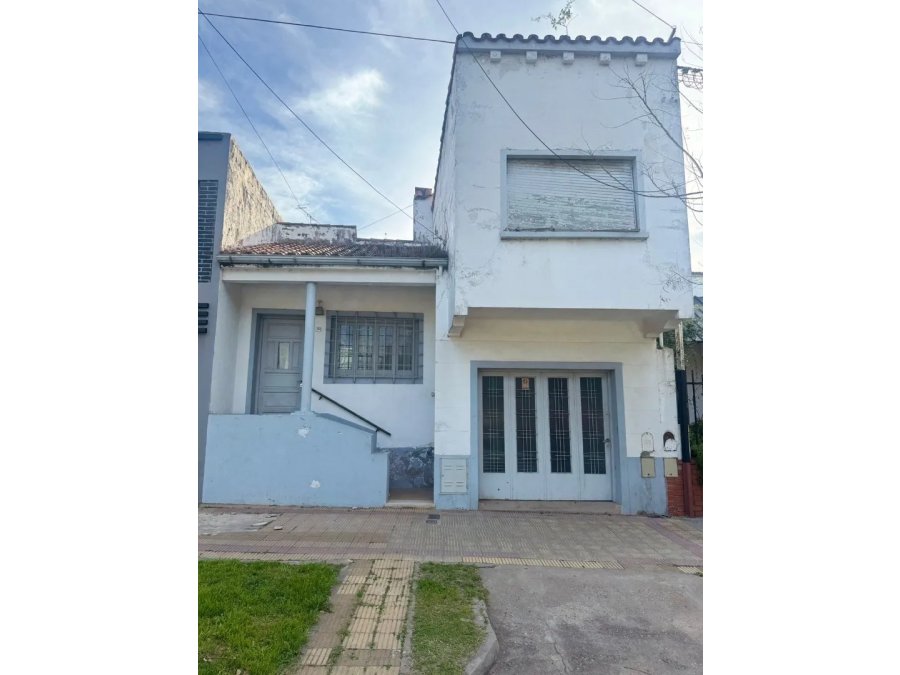 VENDO CASA A REFACCIONAR EN CALLE SALTA