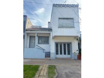 VENDO CASA A REFACCIONAR EN CALLE SALTA