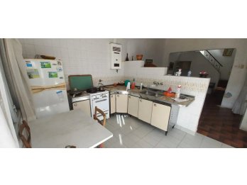 VENDO CASA A REFACCIONAR EN CALLE SALTA